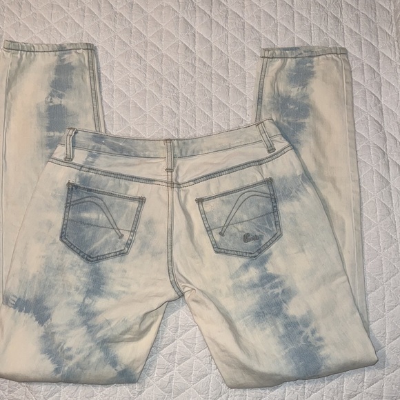 Guess Denim - Guess jeans. Destressed. Size 27